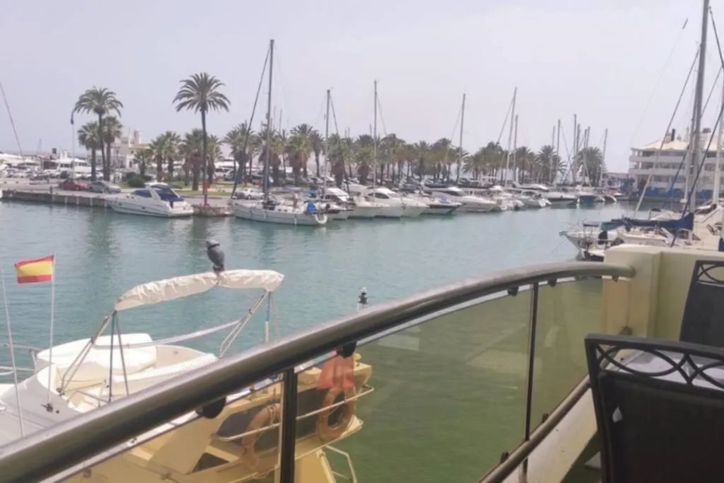 Isla De Levante - Puerto Marina, Benalmadena contacts